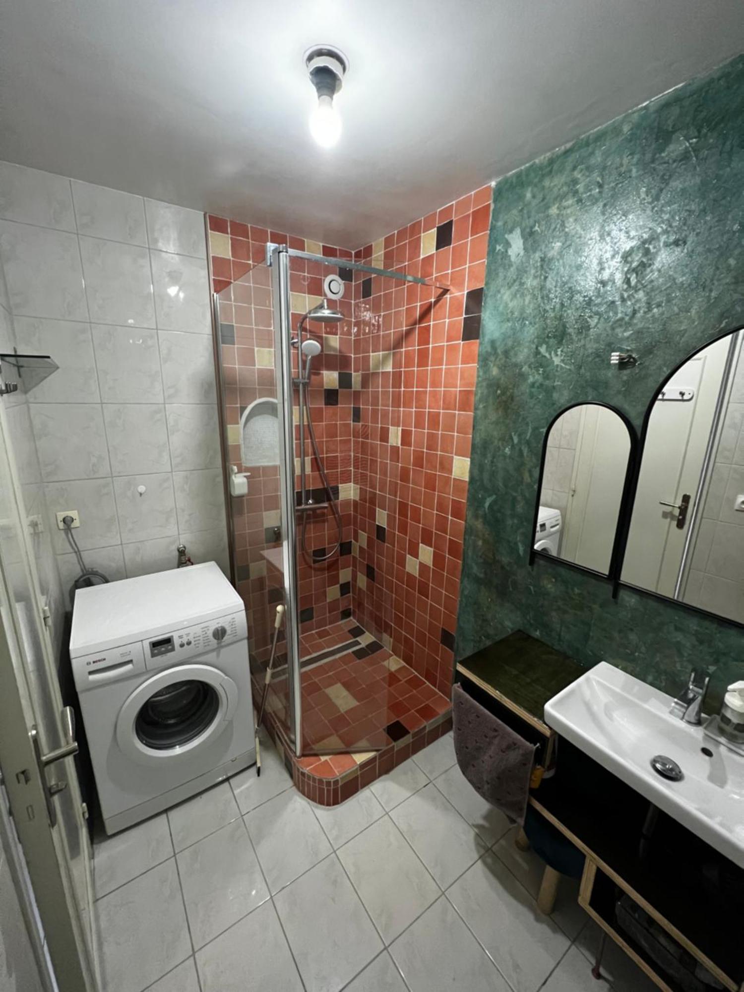 Chambre Artistique En Colocation Entre Disneyland Et Paris Neuilly-sur-Marne Exteriör bild